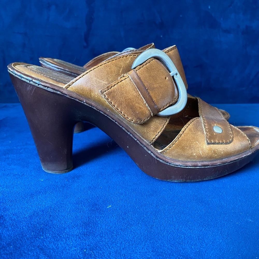 High-Heeled Leather Sandals - Picture 3 of 15
